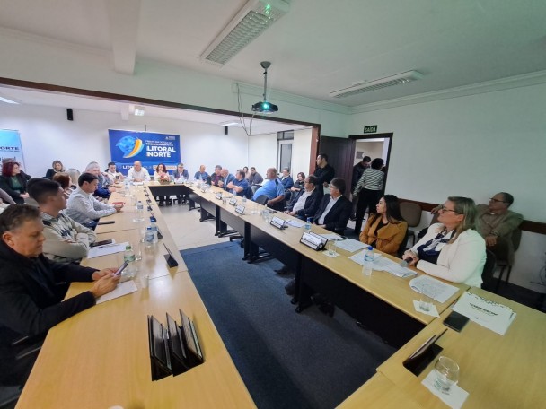 Encontro também contou com a participação do secretário adjunto, presidente da Fepam e assessoras das instituições.