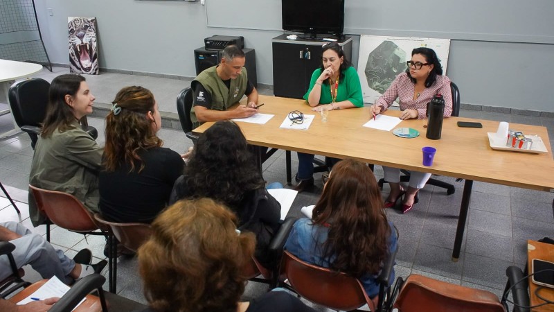 Reunião entre representantes da Sema e servidores de diferentes áreas