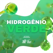 Imagem com fundo em tons de verde, representando moléculas estilizadas de hidrogênio. No centro da imagem, em letras grandes e destacadas, está escrito "Hidrogênio Verde", com a palavra "Hidrogênio" em branco e "Verde" em verde escuro. Abaixo do texto principal, estão os logotipos e nomes da Secretaria do Meio Ambiente e Infraestrutura e do Governo do Estado do Rio Grande do Sul, todos em branco. A imagem transmite uma mensagem visual de inovação, sustentabilidade e tecnologia associada à energia limpa.