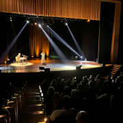 ZIzi Possi apresenta o espetáculo "Choro das Águas", no Teatro da Univates, no Vale do Taquari