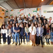 Representantes da Sema e de outras entidades reunidos para foto em pavilh&atilde;o da Expointer 2026